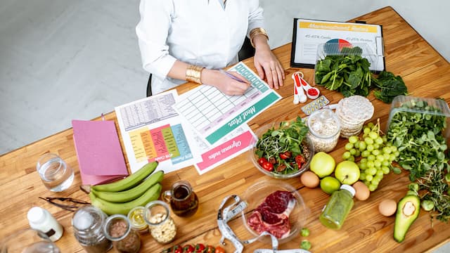 What is a Nutritionist?